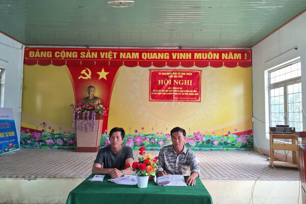 CỬ TRI XÃ TỊNH THIỆN HĂNG HÁI THAM GIA LẤY Ý KIẾN VỀ CÁC ĐỀ ÁN SẮP XẾP ĐƠN VỊ HÀNH CHÍNH