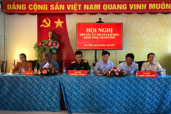 HỘI NGHỊ TIẾP XÚC CỬ TRI VỚI ĐẠI BIỂU HĐND TỈNH VÀ THÀNH PHỐ TẠI XÃ TỊNH THIỆN